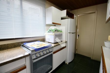 Apartamento para alugar com 115m², 4 quartos e 1 vaga Apartamento para alugar com 115m², 4 quartos e 1 vagaCozinha