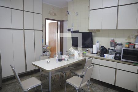 Casa à venda com 330m², 5 quartos e 3 vagasCozinha