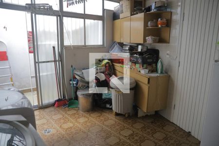 Casa à venda com 330m², 5 quartos e 3 vagasÁrea de Serviço