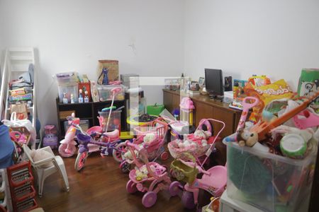 Casa à venda com 330m², 5 quartos e 3 vagasQuarto 2