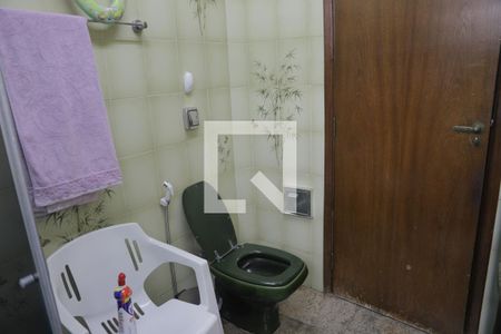 Casa à venda com 330m², 5 quartos e 3 vagasBanheiro