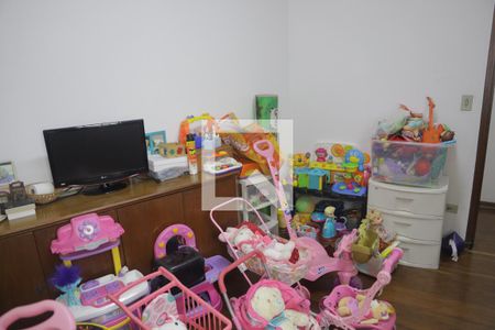 Casa à venda com 330m², 5 quartos e 3 vagasQuarto 2