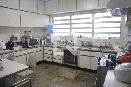 Casa à venda com 330m², 5 quartos e 3 vagasCozinha