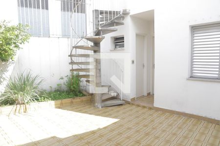 Casa à venda com 330m², 5 quartos e 3 vagasÁrea externa