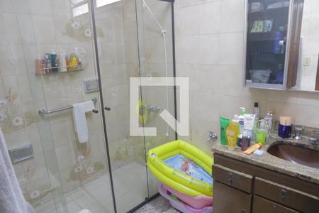 Casa à venda com 330m², 5 quartos e 3 vagasBanheiro da Suíte