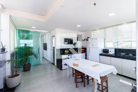 Apartamento à venda com 101m², 3 quartos e 1 vaga Apartamento à venda com 101m², 3 quartos e 1 vagaCobertura