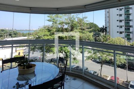 Apartamento à venda com 83m², 2 quartos e 1 vagaVaranda