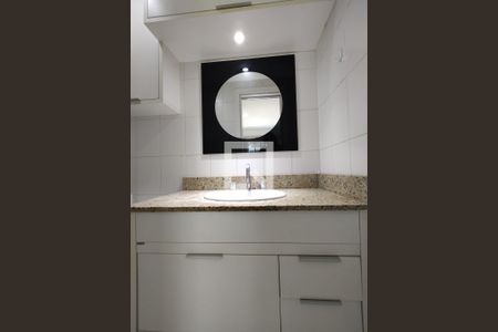 Apartamento à venda com 83m², 2 quartos e 1 vagaBanheiro da Suíte