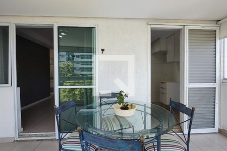 Apartamento à venda com 83m², 2 quartos e 1 vagaVaranda