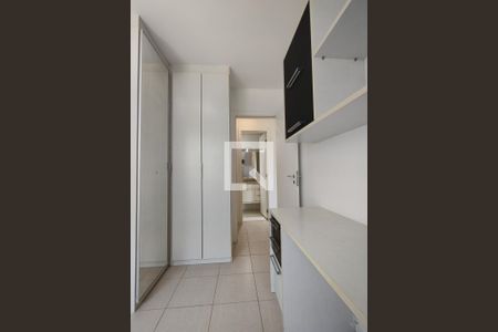 Apartamento à venda com 83m², 2 quartos e 1 vagaQuarto 2 - Armários