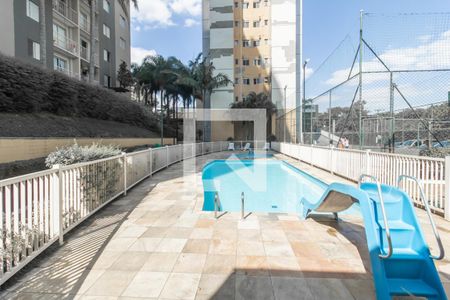 Apartamento à venda com 130m², 3 quartos e 1 vaga Apartamento à venda com 130m², 3 quartos e 1 vagaÁrea comum - Piscina