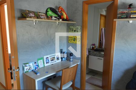 Apartamento à venda com 180m², 4 quartos e 2 vagasQuarto 2