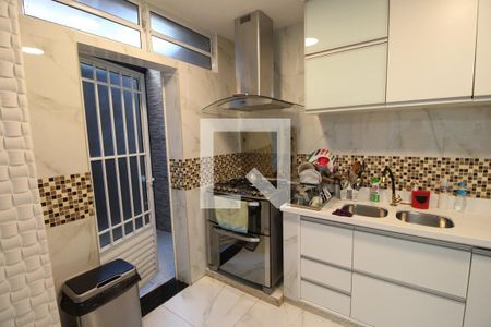 Casa à venda com 220m², 3 quartos e 2 vagasCozinha