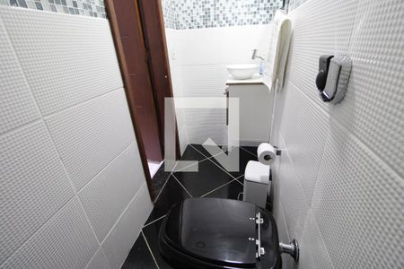 Casa à venda com 220m², 3 quartos e 2 vagasLavabo