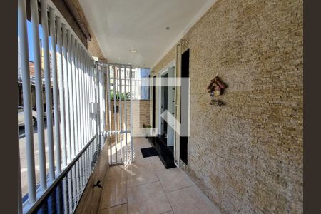 Casa à venda com 220m², 3 quartos e 2 vagasVaranda
