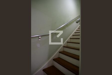 Casa à venda com 90m², 2 quartos e sem vagaEscada