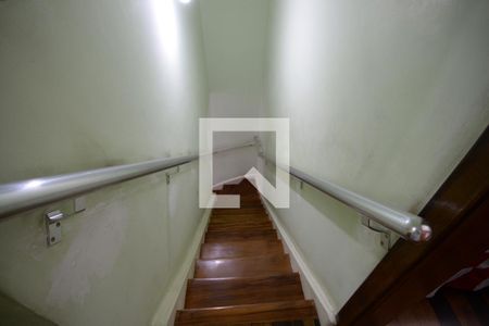 Casa à venda com 90m², 2 quartos e sem vagaEscada