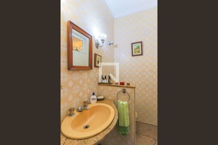 Casa à venda com 568m², 4 quartos e 3 vagas Casa à venda com 568m², 4 quartos e 3 vagasLavabo