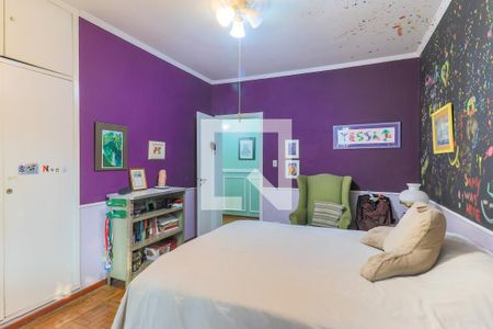 Casa à venda com 568m², 4 quartos e 3 vagas Casa à venda com 568m², 4 quartos e 3 vagasQuarto 1