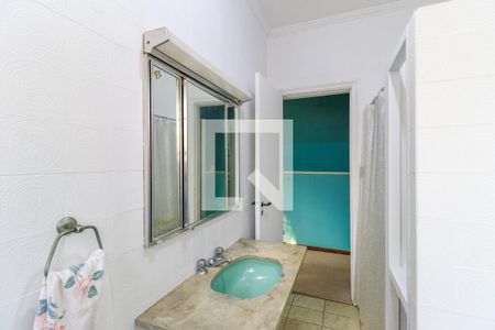 Casa à venda com 568m², 4 quartos e 3 vagas Casa à venda com 568m², 4 quartos e 3 vagasBanheiro da Suíte 2