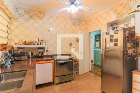 Casa à venda com 568m², 4 quartos e 3 vagas Casa à venda com 568m², 4 quartos e 3 vagasCozinha