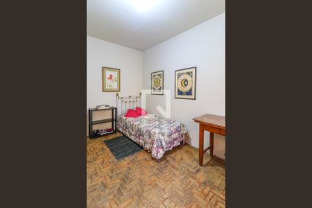 Casa à venda com 568m², 4 quartos e 3 vagas Casa à venda com 568m², 4 quartos e 3 vagasQuarto de Serviço