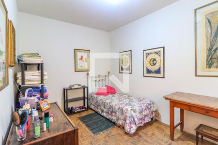 Casa à venda com 568m², 4 quartos e 3 vagas Casa à venda com 568m², 4 quartos e 3 vagasQuarto de Serviço