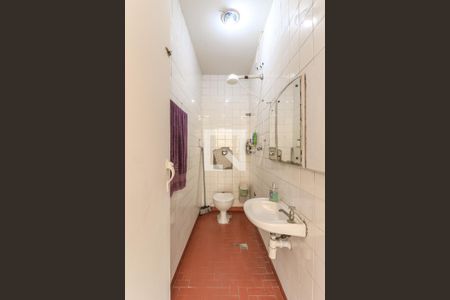 Casa à venda com 568m², 4 quartos e 3 vagas Casa à venda com 568m², 4 quartos e 3 vagasBanheiro de serviço