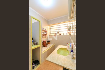 Casa à venda com 568m², 4 quartos e 3 vagas Casa à venda com 568m², 4 quartos e 3 vagasBanheiro da Suíte