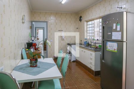Casa à venda com 180m², 3 quartos e sem vaga Casa à venda com 180m², 3 quartos e sem vagaCozinha