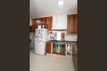 Casa à venda com 350m², 3 quartos e 4 vagas Casa à venda com 350m², 3 quartos e 4 vagasCozinha
