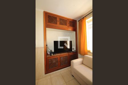 Casa à venda com 350m², 3 quartos e 4 vagas Casa à venda com 350m², 3 quartos e 4 vagasSala