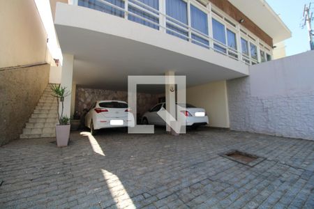 Casa à venda com 350m², 3 quartos e 4 vagas Casa à venda com 350m², 3 quartos e 4 vagasÁrea externa