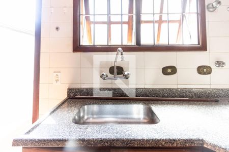 Casa à venda com 147m², 3 quartos e 2 vagas Casa à venda com 147m², 3 quartos e 2 vagasCozinha