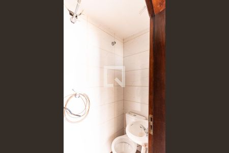 Casa à venda com 147m², 3 quartos e 2 vagas Casa à venda com 147m², 3 quartos e 2 vagasBanheiro de Serviço