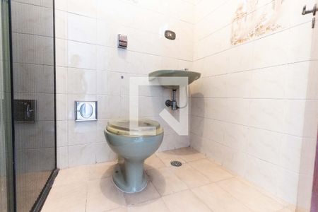 Casa à venda com 147m², 3 quartos e 2 vagas Casa à venda com 147m², 3 quartos e 2 vagasQuarto Banheiro