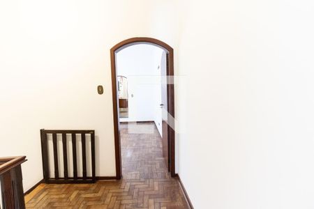 Casa à venda com 147m², 3 quartos e 2 vagas Casa à venda com 147m², 3 quartos e 2 vagasEscada