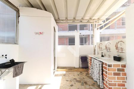 Casa de condomínio à venda com 213m², 4 quartos e 2 vagas Casa de condomínio à venda com 213m², 4 quartos e 2 vagasTerraço