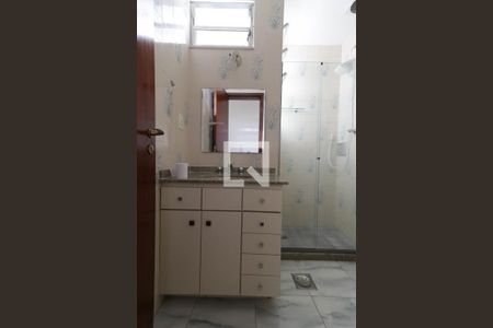 Casa de condomínio à venda com 213m², 4 quartos e 2 vagas Casa de condomínio à venda com 213m², 4 quartos e 2 vagasBanheiro 2