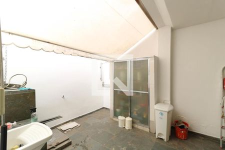 Casa de condomínio à venda com 213m², 4 quartos e 2 vagas Casa de condomínio à venda com 213m², 4 quartos e 2 vagasÁrea de Serviço