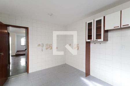 Casa de condomínio à venda com 213m², 4 quartos e 2 vagas Casa de condomínio à venda com 213m², 4 quartos e 2 vagasCozinha