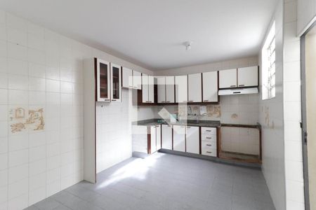 Casa de condomínio à venda com 213m², 4 quartos e 2 vagas Casa de condomínio à venda com 213m², 4 quartos e 2 vagasCozinha