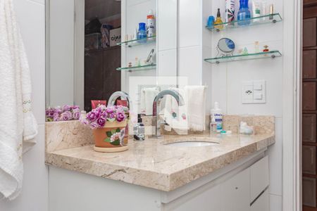 Apartamento à venda com 108m², 3 quartos e 2 vagas Apartamento à venda com 108m², 3 quartos e 2 vagasBanheiro 2