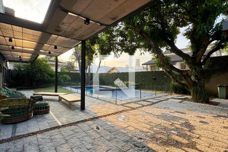 Casa de condomínio à venda com 1722m², 4 quartos e 5 vagasVaranda