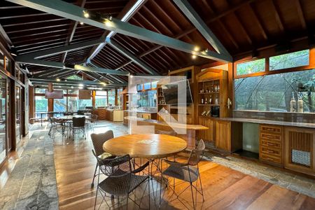 Casa de condomínio à venda com 1722m², 4 quartos e 5 vagasSalão de Festas