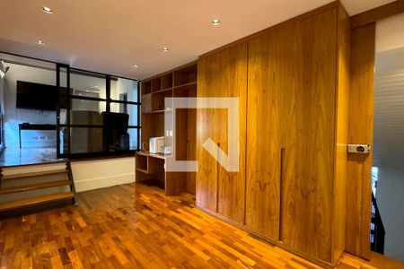 Casa de condomínio à venda com 1722m², 4 quartos e 5 vagasEscritório