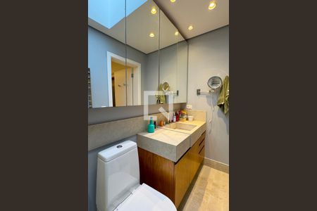 Casa de condomínio à venda com 1722m², 4 quartos e 5 vagasBanheiro 2 da Suíte 1