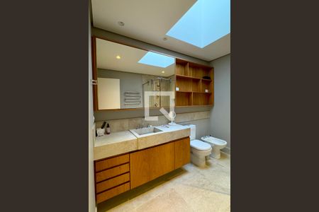 Casa de condomínio à venda com 1722m², 4 quartos e 5 vagasBanheiro da Suíte 2