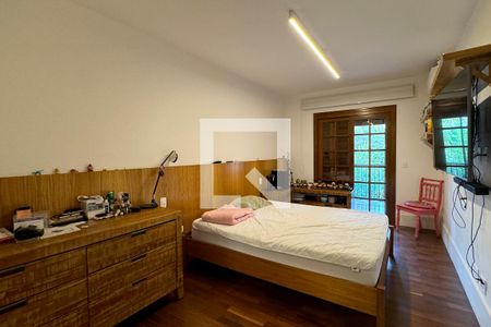 Casa de condomínio à venda com 1722m², 4 quartos e 5 vagasSuíte 2