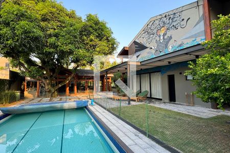 Casa de condomínio à venda com 1722m², 4 quartos e 5 vagasPiscina